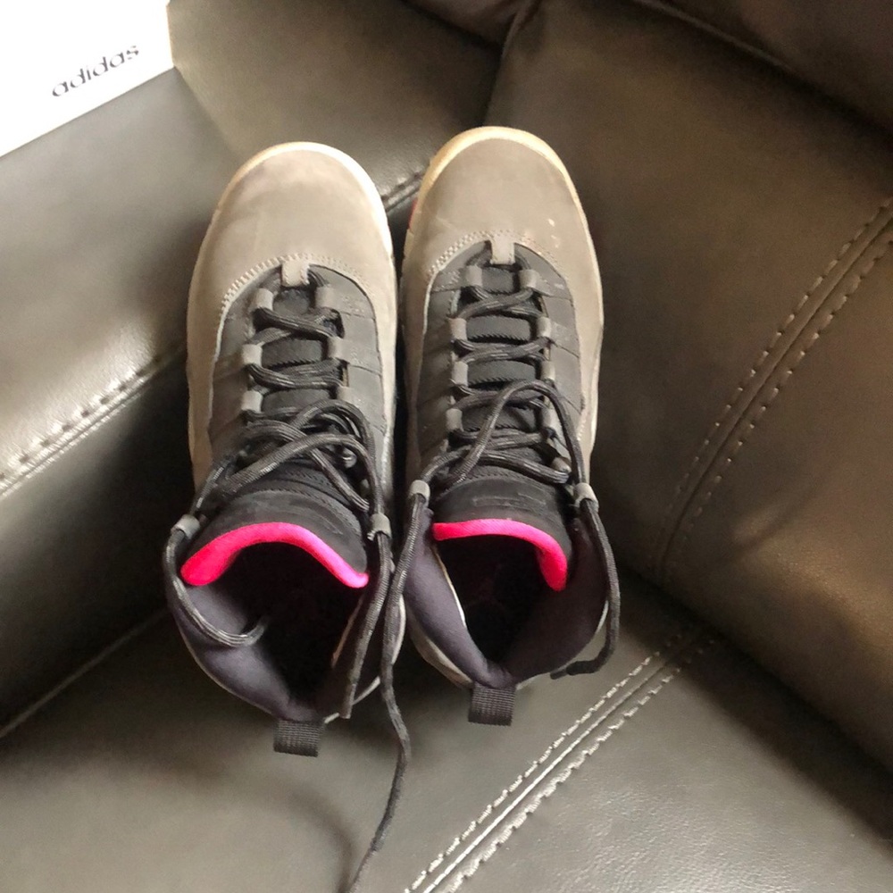 Girls Jordan 10s